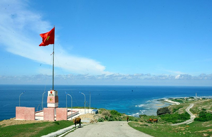Cảnh đẹp ở đảo Lý Sơn - Cột cờ Tổ quốc