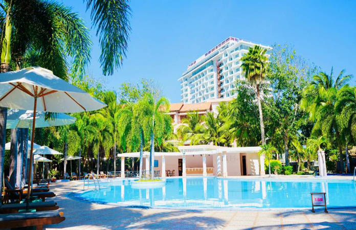 Khách sạn gần biển Ninh Chữ - Long Thuan Hotel & Resort